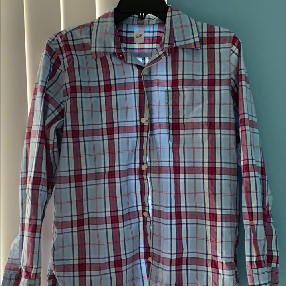 Gap long-sleeved plaid shirt
